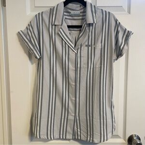 EUC Women’s Columbia Blue and White Striped Short Sleeve Button Down Tee